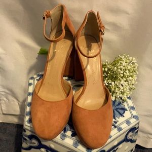 Banana Republic suede block heels, used 2x, Excellent used condition🤩😍❣️👡💃🏻